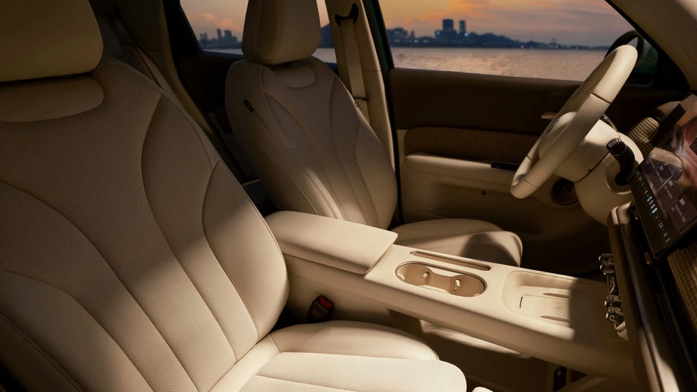 Кроссовер Ora 5 салон интерьер первый ряд