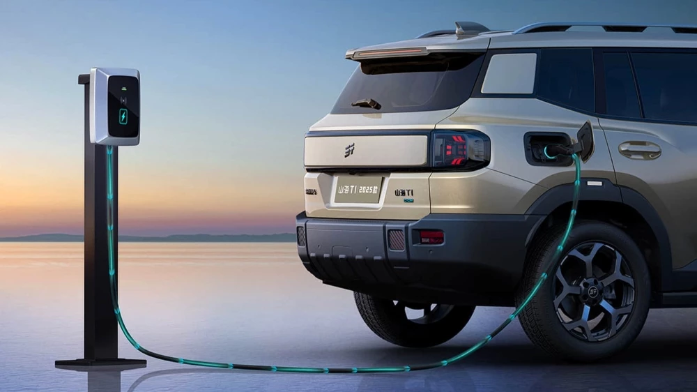 jetour shanhai t1 гибридный сбоку сзади полный привод