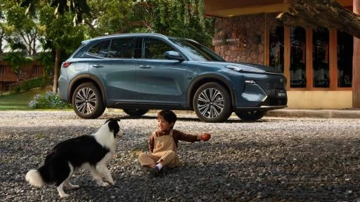 geely galaxy starship 7 ex5 em-i обновленный кроссовер сбоку спереди