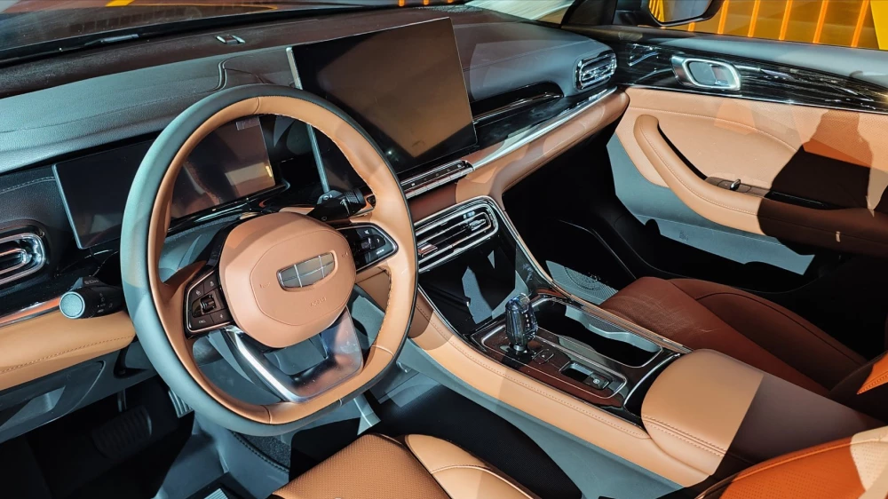 старт продаж geely emgrand пятое поколение v салон