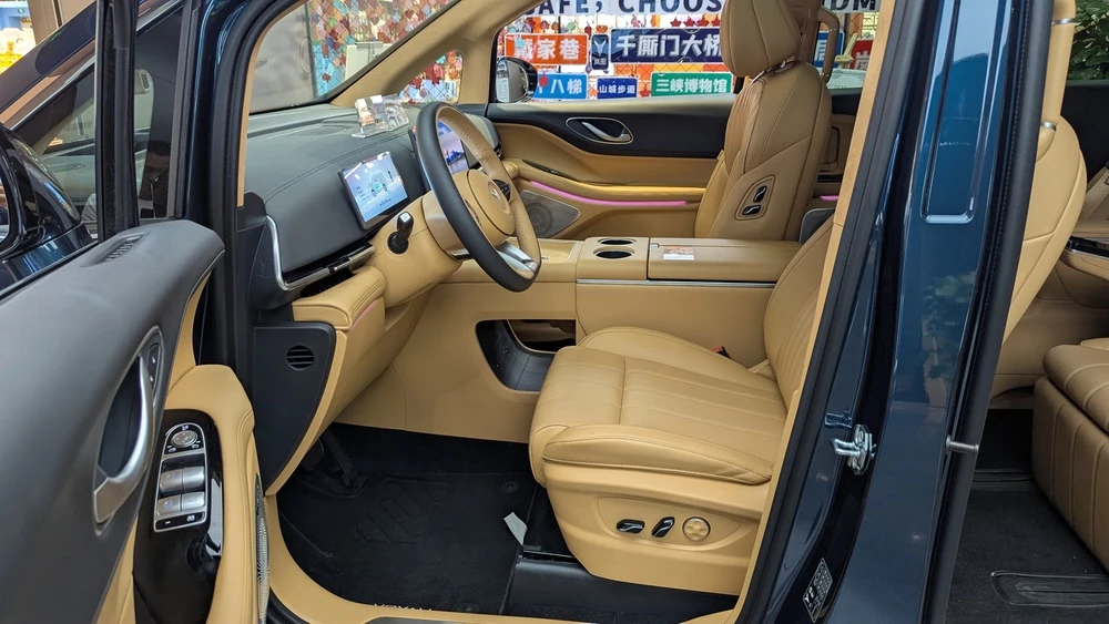 обновленный voyah dream+ plus салон интерьер первый ряд сиденья