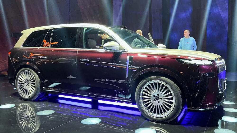 Voyah Taishan в России премьера сбоку спереди