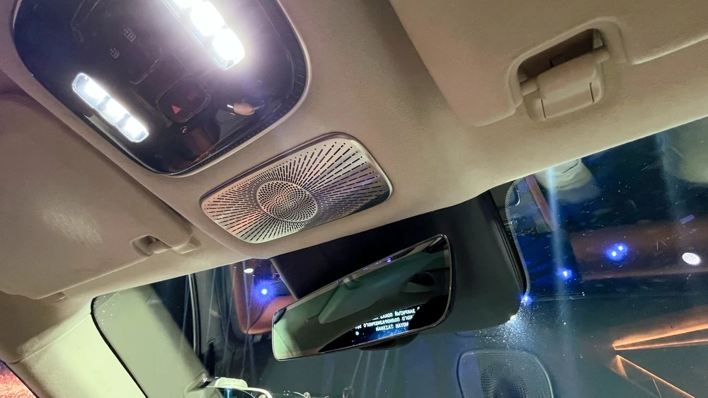 Voyah Taishan в России премьера салон интерьер потолок динамики