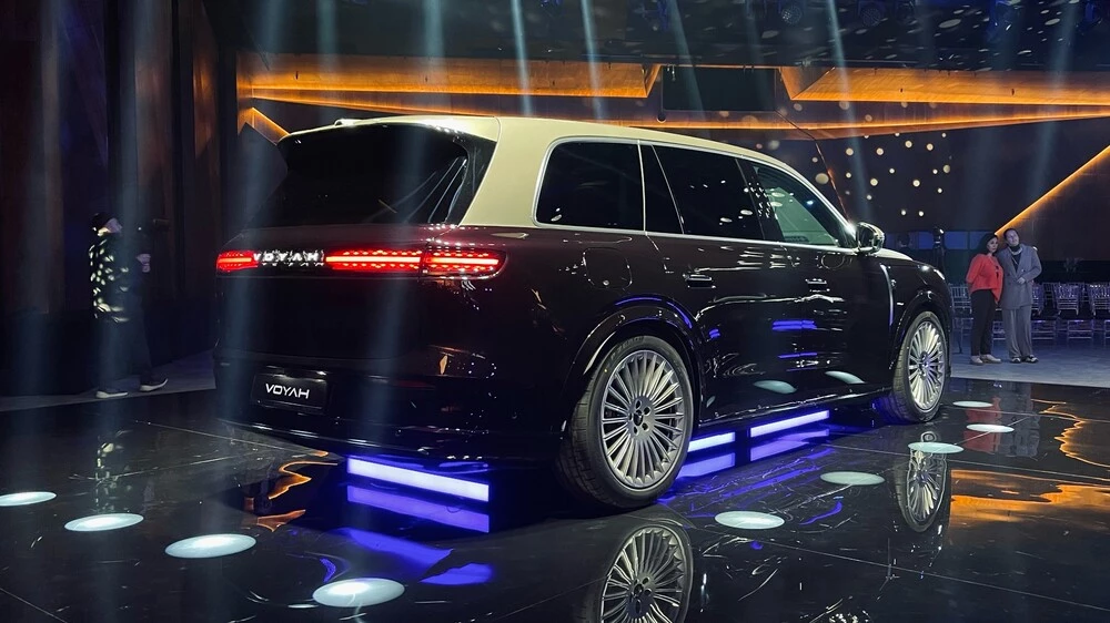 Voyah Taishan в России премьера сбоку сзади