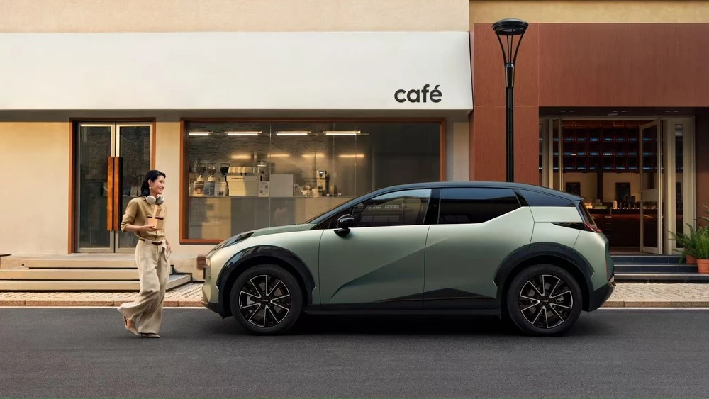 Zeekr X 2026 модельного года сбоку