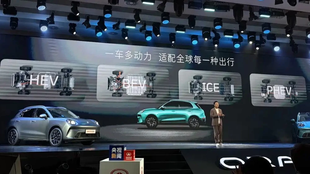 ora 5 кроссовер сбоку спереди запуск продаж китай phev bev ice phev