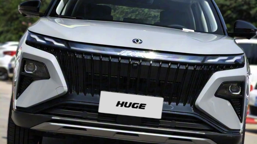 Dongfeng Huge спереди кроссовер