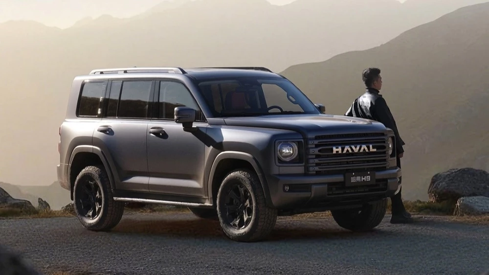 внедорожник haval h9 cross-country сбоку спереди