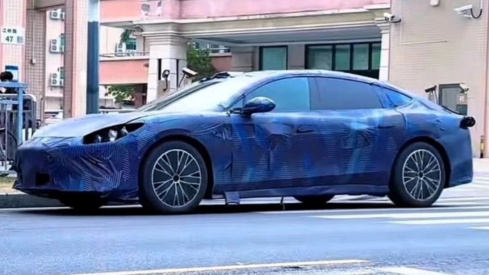 седан byd leopard magnesium 9 сбоку спереди