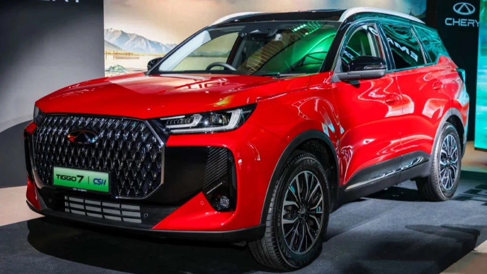 кроссовер chery tiggo 7 спереди сбоку в малайзии