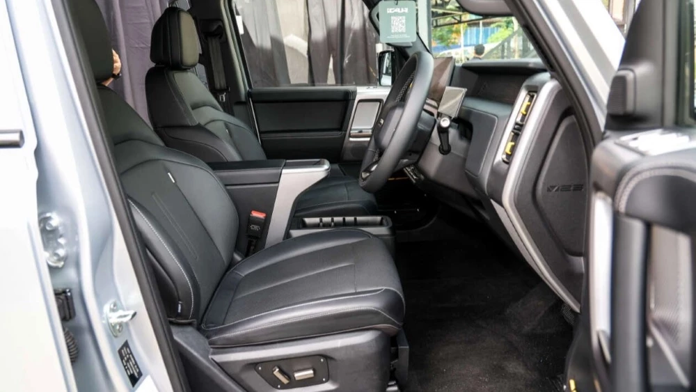 электрический кроссовер chery icaur v23 интерьер в малайзии