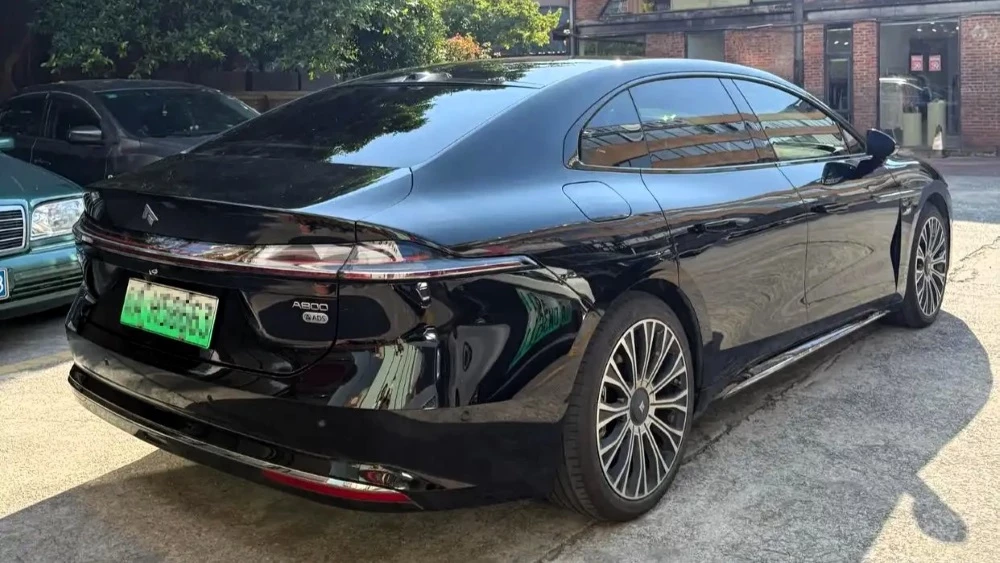 седан gac hyptec a800 сбоку сзади