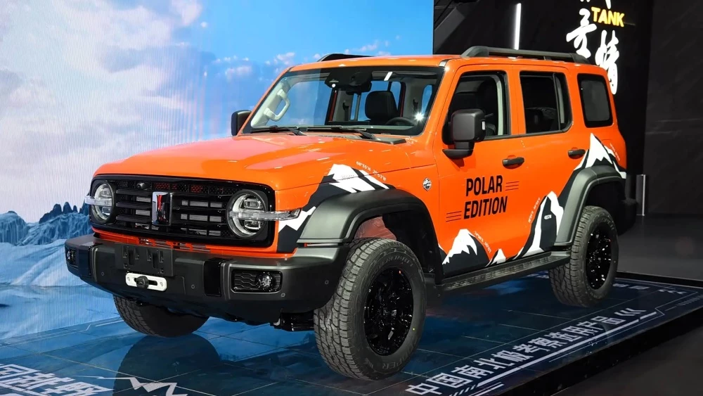 tank 300 polar edition сбоку спереди