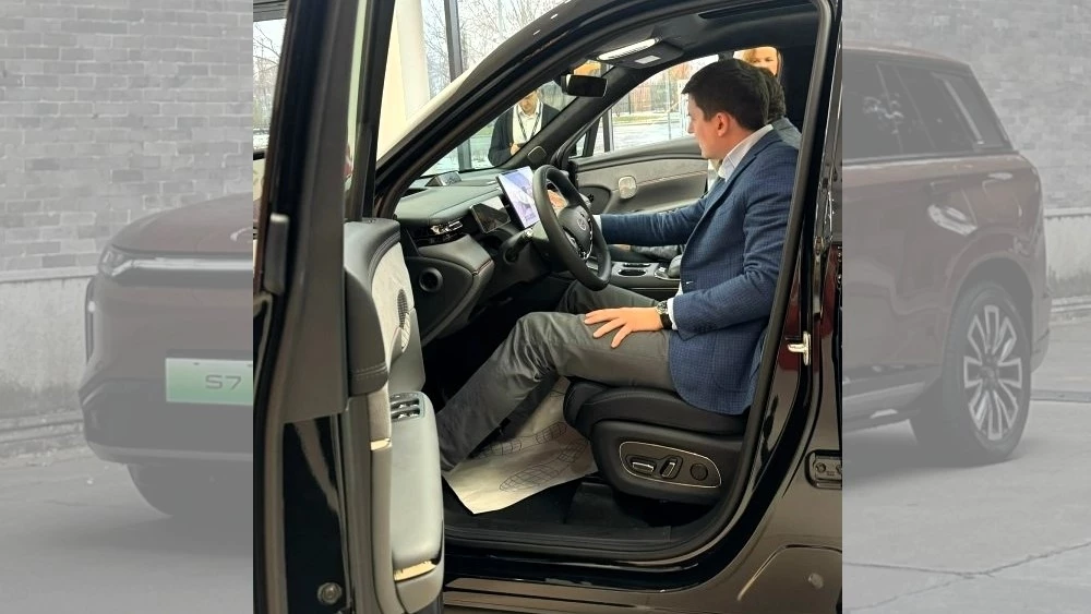 gac s7 кроссовер салон автомобиль показали дилерам в россии