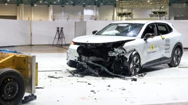 changan deepal s05 кроссовер спереди сбоку белый краш-тест euro ncap