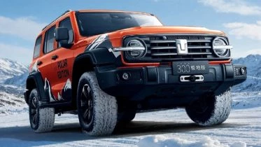 tank 300 polar edition сбоку спереди