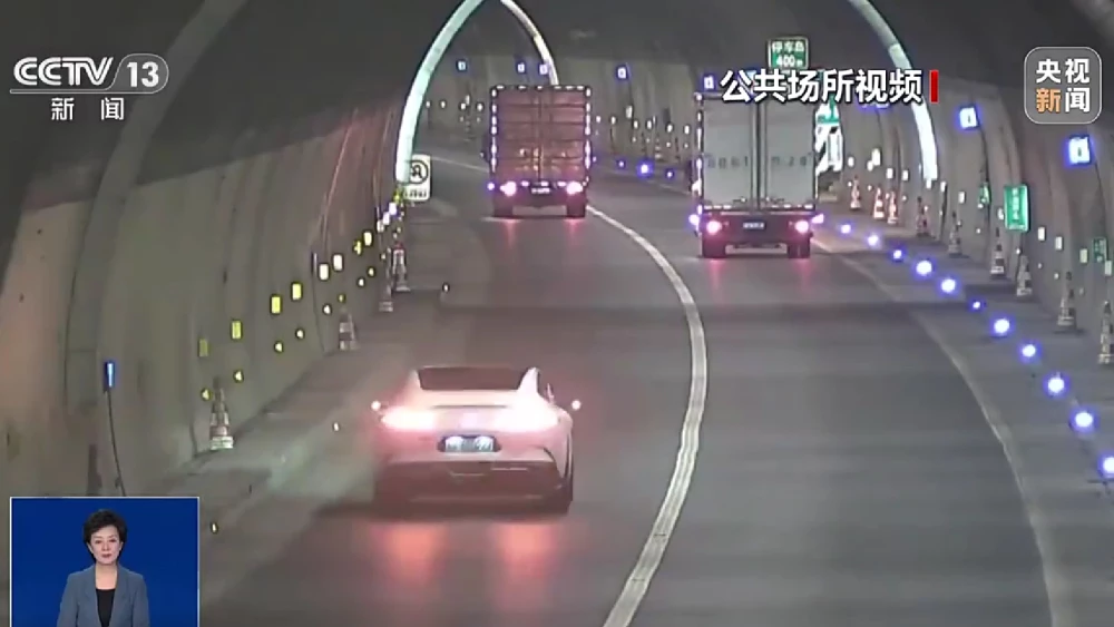 Кроссовер Avatr 11 почти довез пьяного водителя до дома с помощью автопилота электрический кроссовер в китае