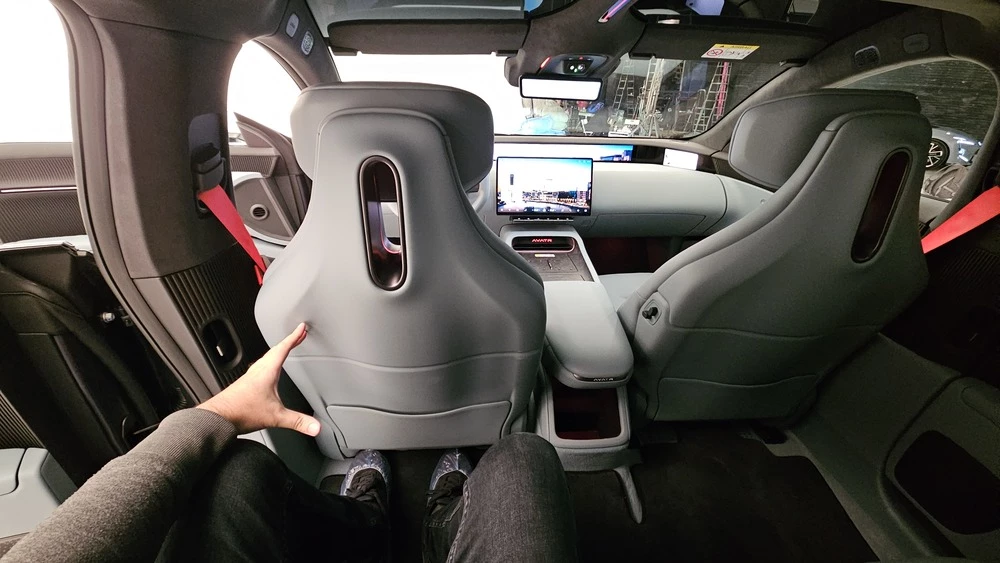 avatr 12 обзор салон интерьер второй ряд место до первого ряда пространство