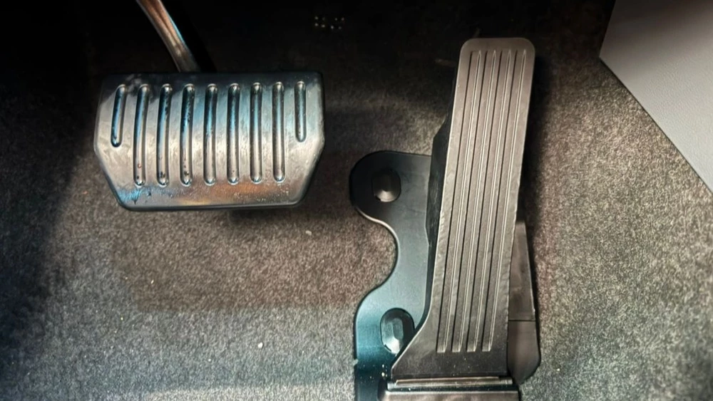 Внедорожник BAIC BJ41 BJ40 Pro салон интерьер педальный узел