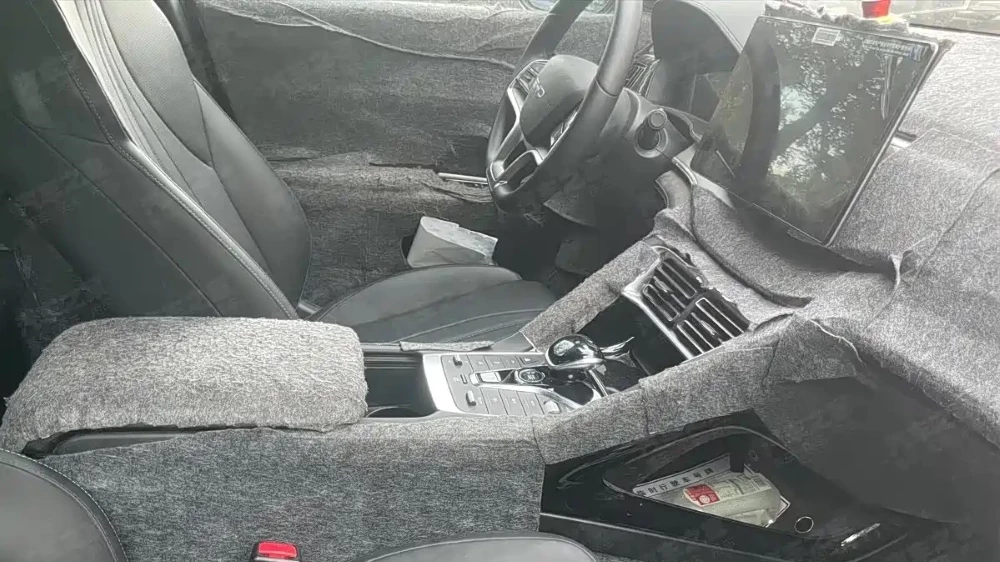 Новый пикап BYD салон интерьер первый ряд