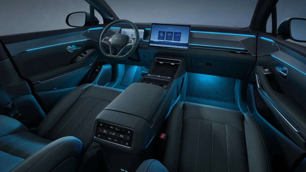 Цена гибридного BYD Atto 8 стала известна в Узбекистане гибридный кроссовер салон черный гибрид dm-i dm-p Tang L