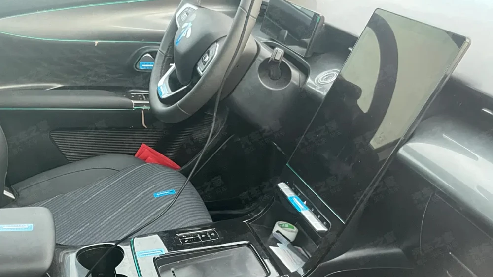 кроссовер chery tiggo 3l вывели на тесты китай салон черный