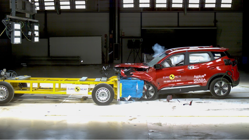Европейская ассоциация Euro NCAP разбила три машины компаний Geely и Chery tiggo 5 ebro s400 кроссовер краш-тест hev