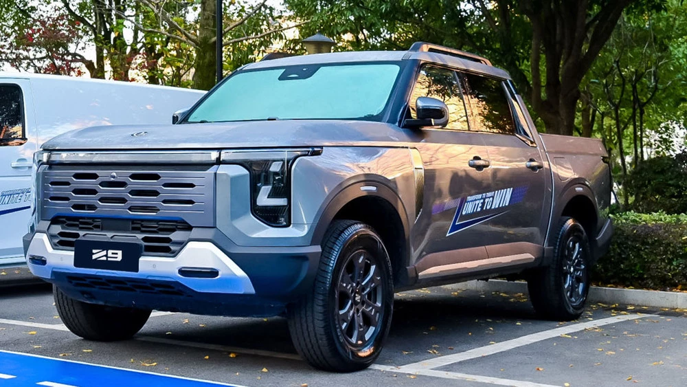 Пикап Dongfeng Z9 сбоку спереди в Китае