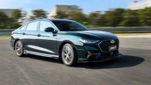 chery arrizo 8 pro 400t с более мощным 2-литровым мотором сбоку спереди