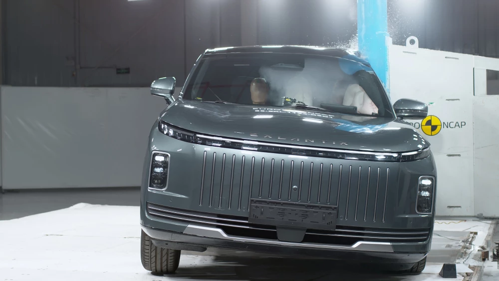 Европейская ассоциация Euro NCAP разбила три машины компаний Geely и Chery exeed exlantix et кроссовер 