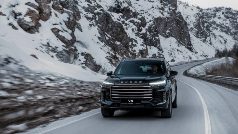 новый Exeed VX спереди