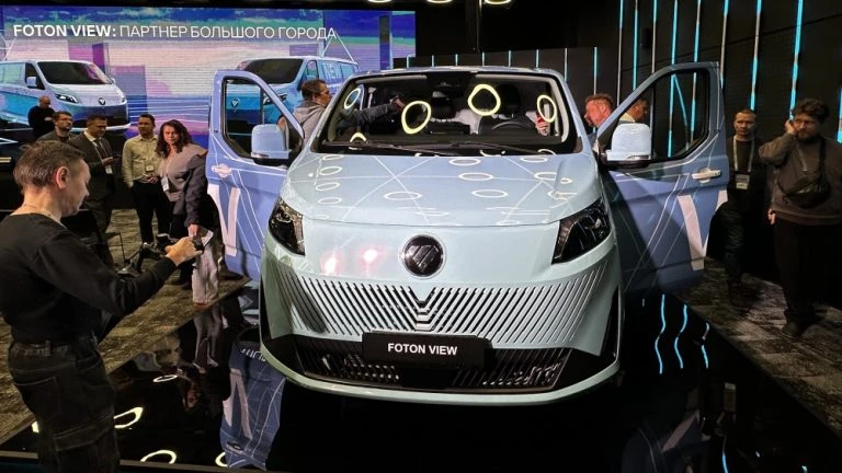Foton View фургон презентация в России спереди