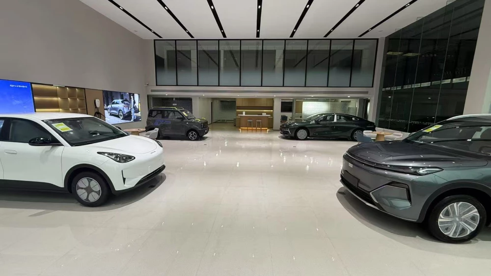 дилерский центр geely galaxy автосалон китай