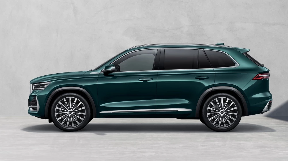 geely monjaro flagship se сбоку страт продаж