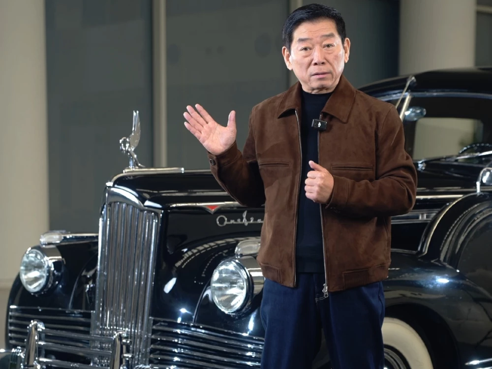 Глава компании GWM Вэй Цзяньцзюнь купил 83-летний автомобиль packard super 8 eight one eighty 180 сбоку спереди