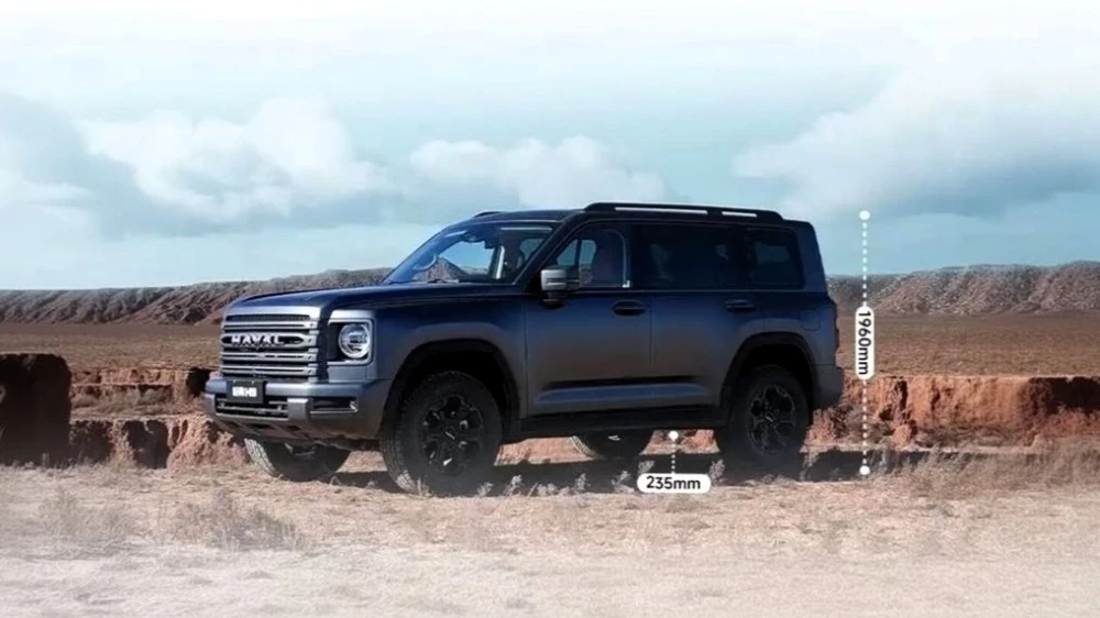 внедорожник haval h9 cross-country сбоку спереди