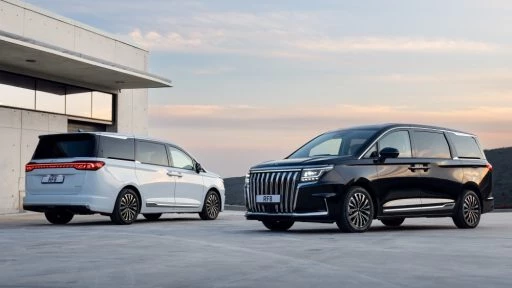 jac rf8 сбоку спереди сзади старт продаж в России