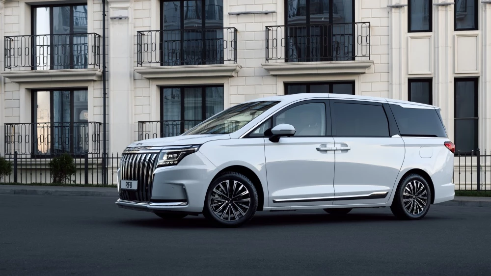 jac rf8 сбоку спереди старт продаж в России