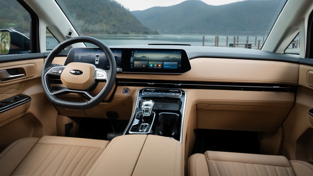 jac rf8 интерьер старт продаж в России