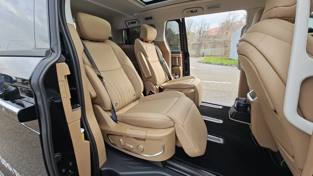 минивэн JAC RF8 тест салон интерьер второй ряд сиденья