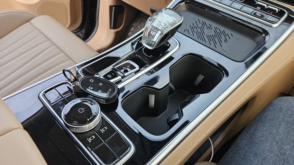 минивэн JAC RF8 тест салон интерьер тоннель селектор