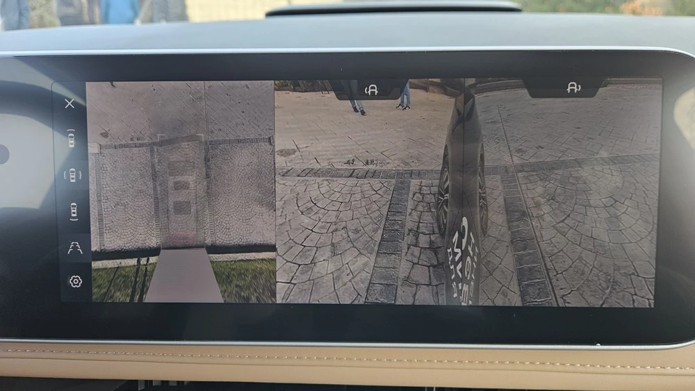 минивэн JAC RF8 тест салон интерьер мультимедиа медиасистема камера заднего вида круговой обзор