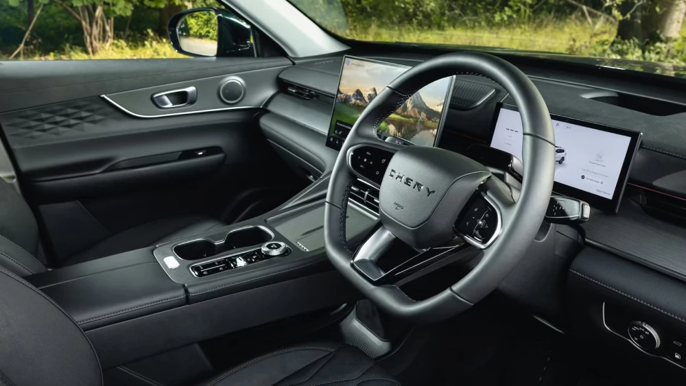 Кроссовер Chery признали автомобилем года в Британии tiggo 8 chs салон черный