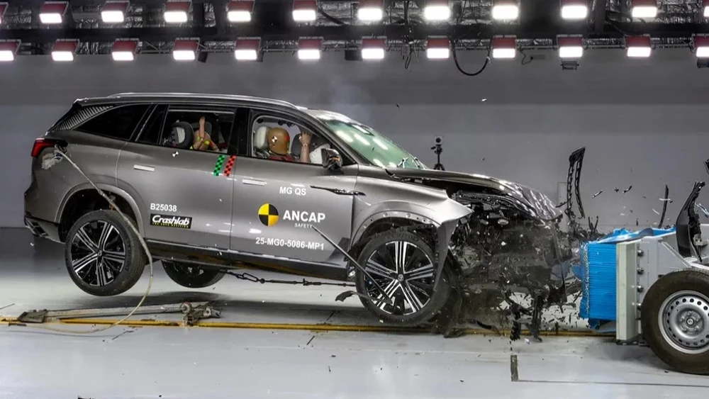 moskvich m90 mg qs спереди сбоку краш-тест Ancap австралийский