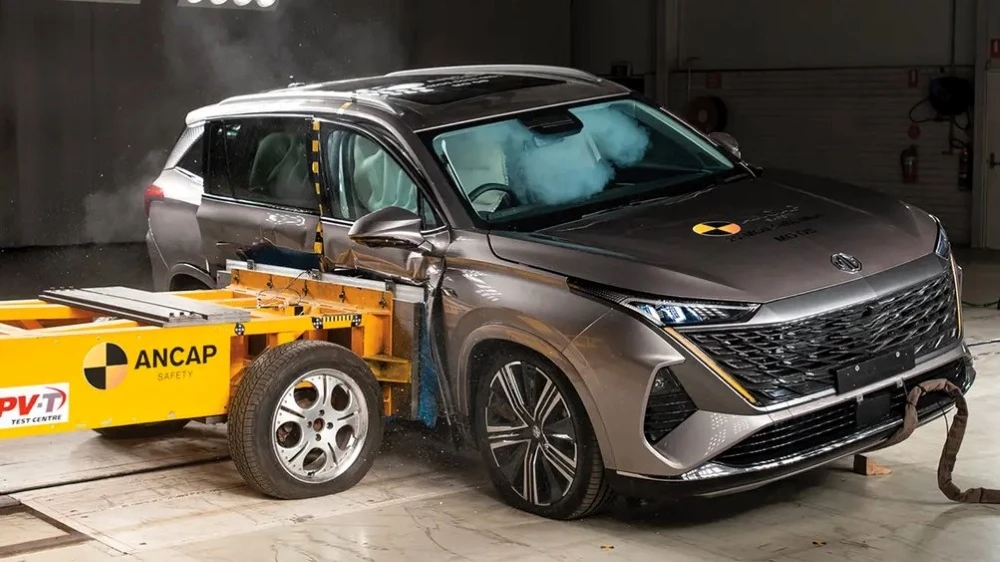 moskvich m90 спереди сбоку краш-тест Ancap австралийский