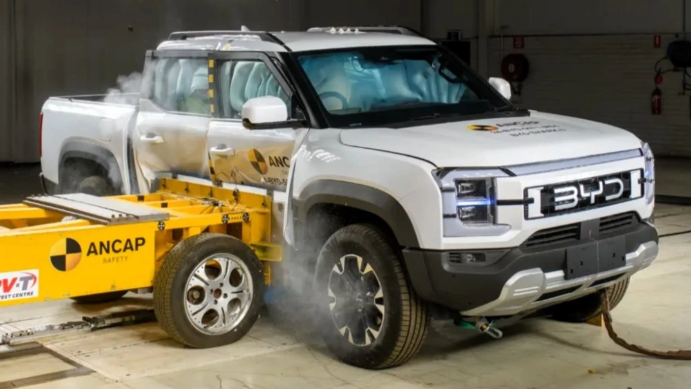 byd shark 6 спереди сбоку краш-тест Ancap австралийский