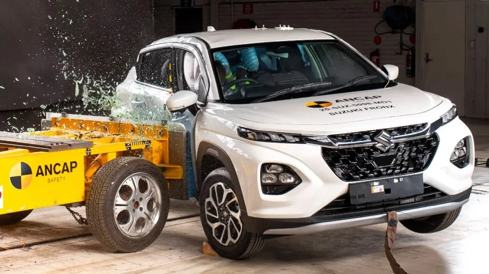 suzuki fronx спереди сбоку краш-тест Ancap австралийский