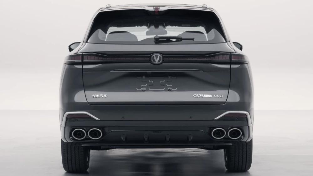Новый Changan CS75 Plus IV поколения обновили в Китае до старта продаж в России кроссовер серый сзади