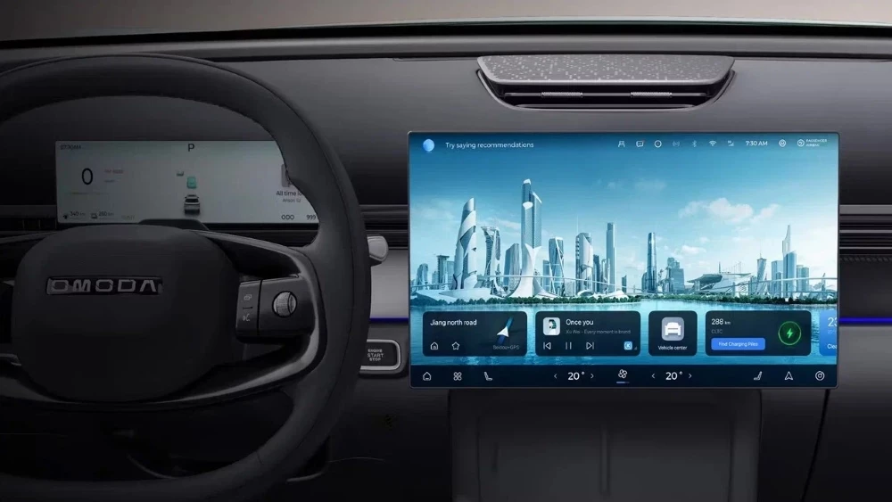 Omoda C7 салон интерьер мультимедиа