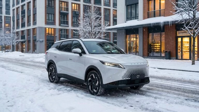 Omoda C7 сбоку спереди